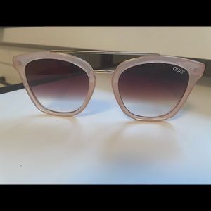 Brand new women’s Quay sunglasses
